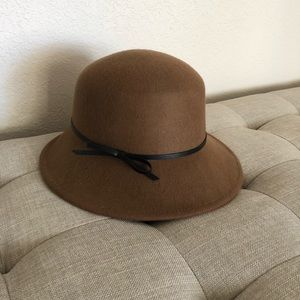 Vintage style women hat